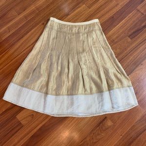 🏝Gold skirt with white trim